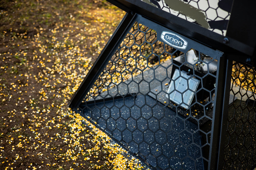 1050lbs - Orion Modular Stand and Fill Deer Feeder